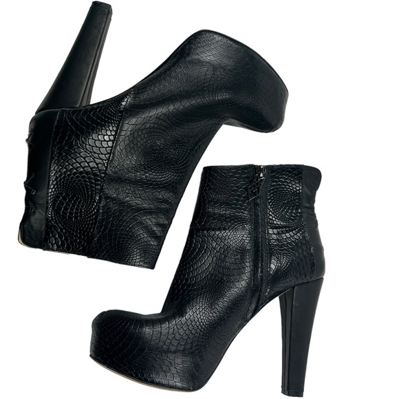 Marchez Vouz by Yeardley Black Leather Platform Heels Booties Size 8.5 - Picture 2 of 7